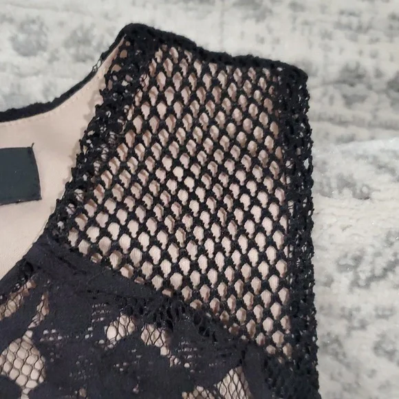 Black and nude overlay lace mini dress L / LG - Picture 6 of 10